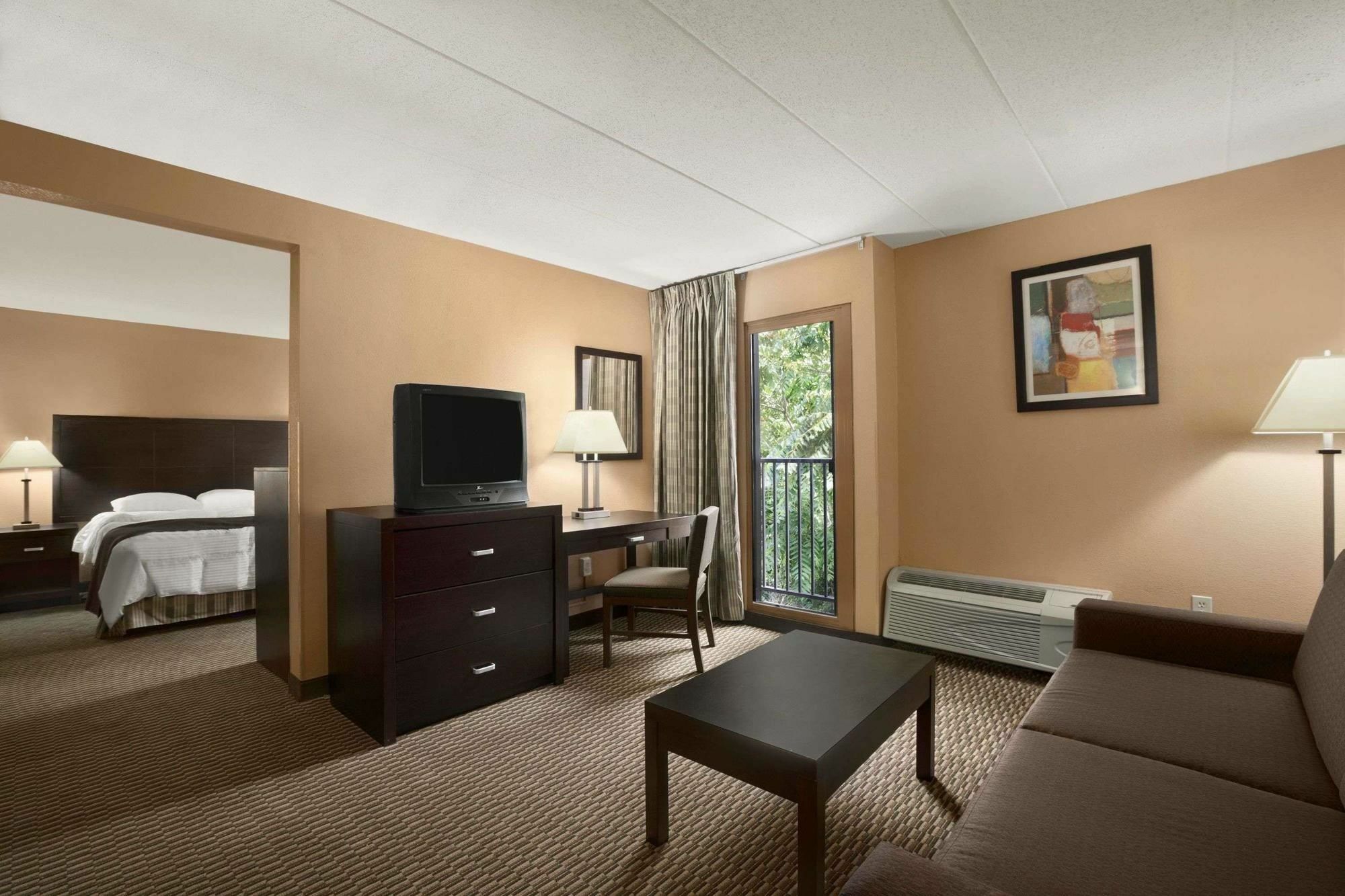 Quality Inn & Suites Cincinnati Luaran gambar